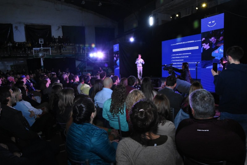 Ante un club colmado, Maximiliano Wesner present� sus propuestas